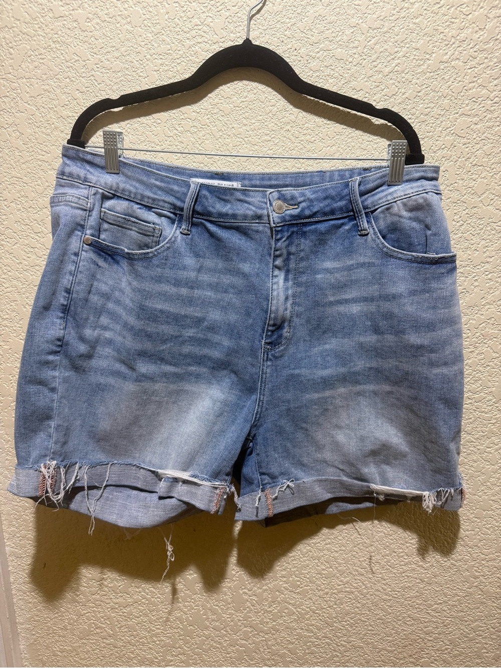 Judy Blue Light Blue Women's Denim Shorts - Casual Frayed Hem Size 3XL